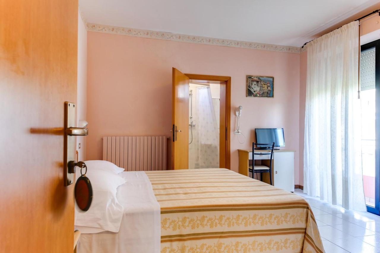 Hotel Sorriso Римини Экстерьер фото