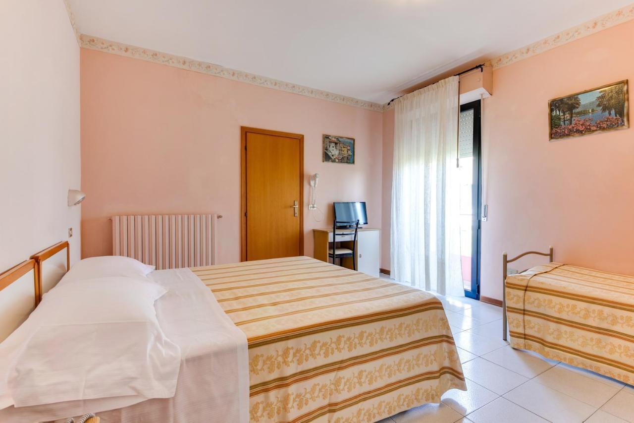 Hotel Sorriso Римини Экстерьер фото